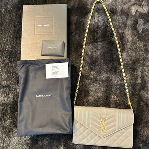 Envelope Triquilt YSL Wallet on Chain in Grained Leather